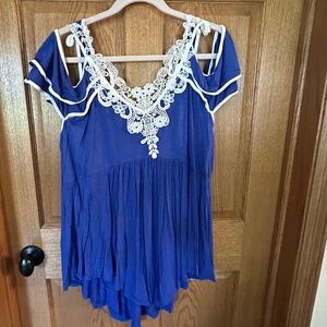 Rosegal Blue/White Lace Off-the-shoulder T-Shirt Knit Tunic.  Size 3X.